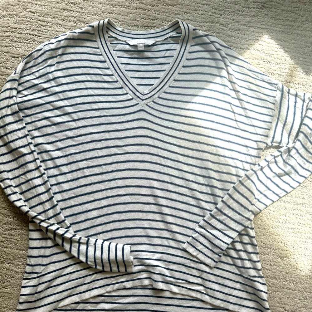 Athleta retreat silk cashmere vneck sweater size XS